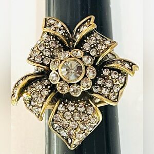 Heidi Daus “Dainty Delight” Size 8 vintage Swarovski Crystals ring